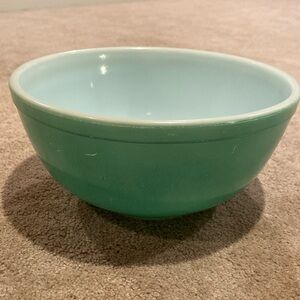 PYREX Green Mixing Bowl